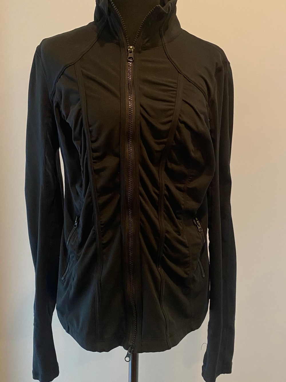 Zella Women’s Black Fitted Zip-Up Jacket Lightweight Fit - Picture 2 of 7